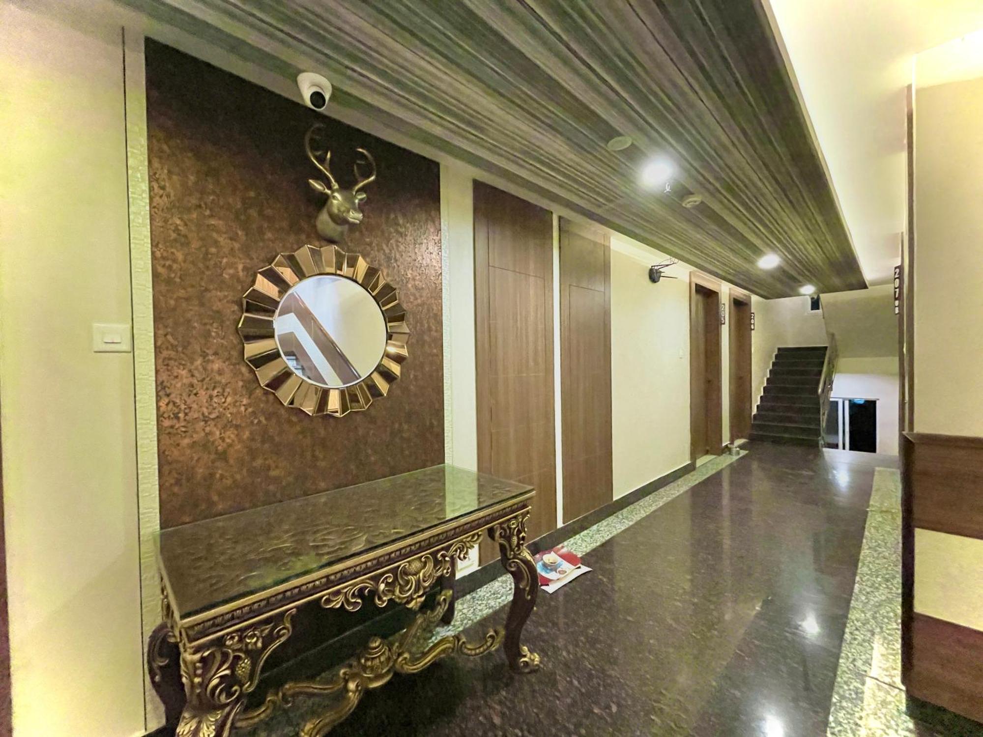 K Palace , Hotel 4*