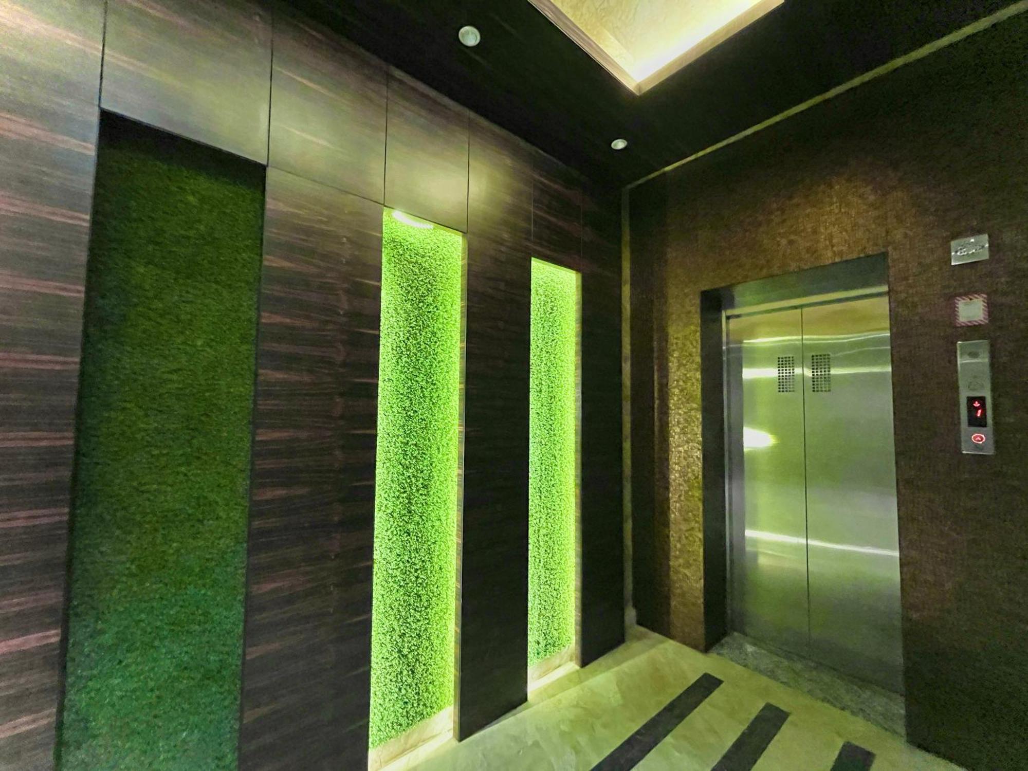 K Palace , Hotel